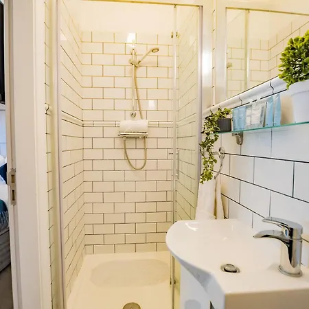 Apartment Modern By The Marina Dublin